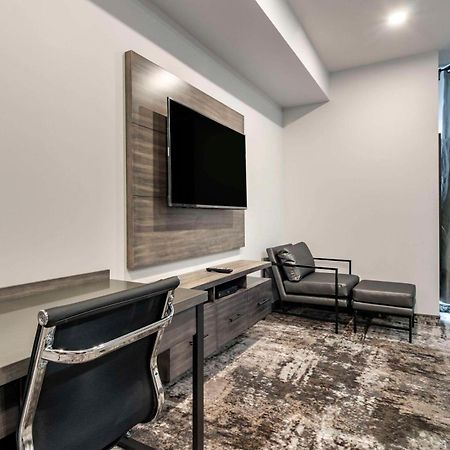 The Hue Hotel, Ascend Hotel Collection Камлупс Екстериор снимка