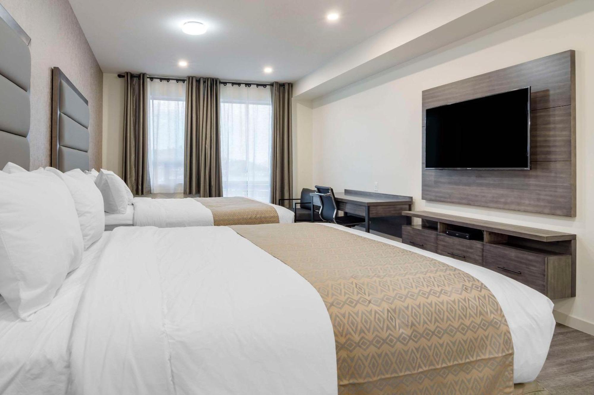 The Hue Hotel, Ascend Hotel Collection Камлупс Екстериор снимка